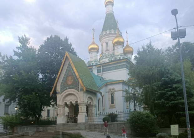Отварят Руската църква. Очаква се първата служба да бъде в
