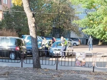 Полицаи глобяват наред по ул. "Даме Груев"