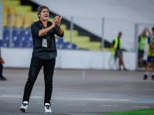 Ботев решава съдбата на треньора на Левски