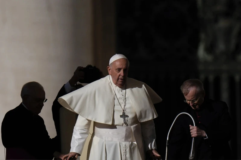 Ватиканът даде разрешение трансджендърите да бъдат кръщавани и кръстници