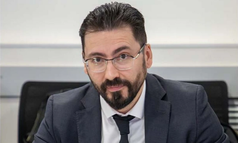 Почина Максим Овчинников
