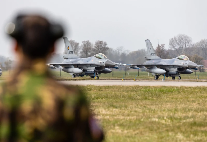 В Украйна обявиха създаването на центрове за подготовка на пилоти за F-16