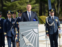 Гръцкият министър на отбраната обеща модернизация на авиационната индустрия