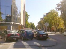 Паркирането пред "Норис" е законно, гражданите да намират друг маршрут