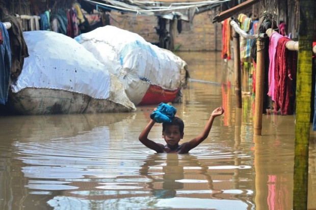 Организацията на обединените нации описа наводненията които прокудиха стотици хиляди
