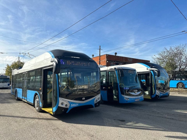 </TD
>Първите нови тролейбуси са вече пристигнаха в Русе. Доставката им от