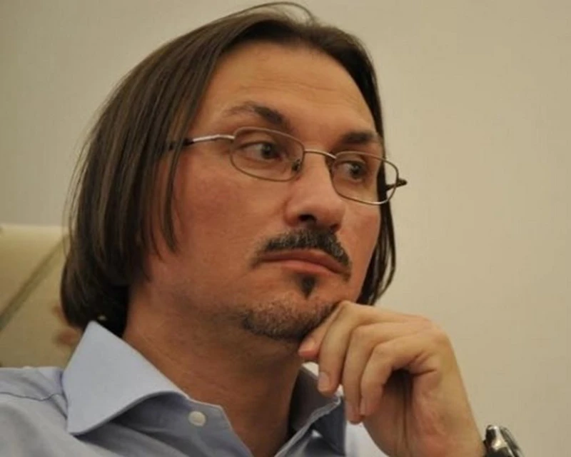 Журналист: На онези, които тъгуват по социализма, казвам: "Защо не го върнем? Защо БСП да няма същата програма като БКП?"