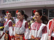 Фестивал за народните хора "На хорото под Тепето" ще се проведе на Гребната