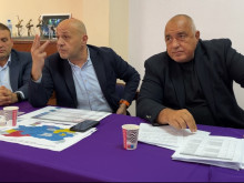 Срещата на ГЕРБ започна с разгорещени дебати