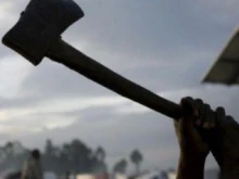 След почерпка с алкохол и дрога: Хасковлия с брадва пръсна черепа на свой приятел