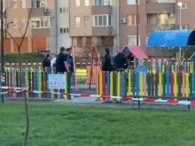 Първи снимки от мястото на стрелбата в Благоевград, извършителят се издирва