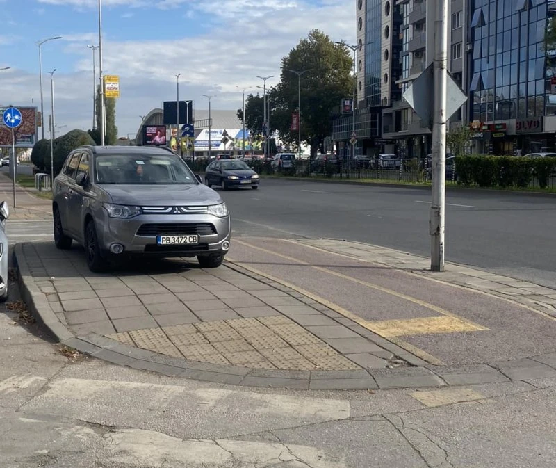 Шофьор откри прекрасно място за паркиране в Пловдив, но нахалството му подразни много хора