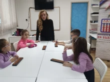 Деца от цялата страна демонстрират в Пловдив как се смята бързо