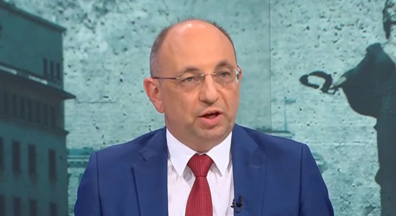Николай Василев: Раздаваме пари в огромни количества