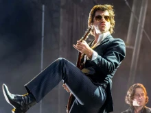 Arctic Monkeys ��������� ��������� "���-����� ��� �����" ��� ���� �� Metallica � Foo Fighters