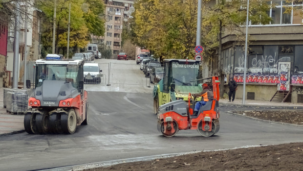 Отварят частично кръстовището до Летния театър