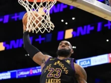 Лос Анджелис Лейкърс с трета поредна победа в NBA