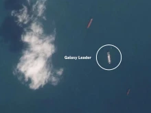 Сателитни снимки показват отвлечения кораб Galaxy Leader