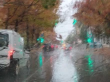 Заради дъждовното време: Моторист в Русе претърпя инцидент