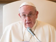 Папа Франциск получи потник на Сакраменто Кингс