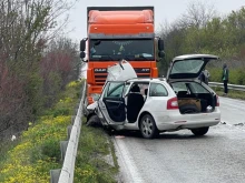 Един загинал при тежка катастрофа на пътя Ловеч-Микре