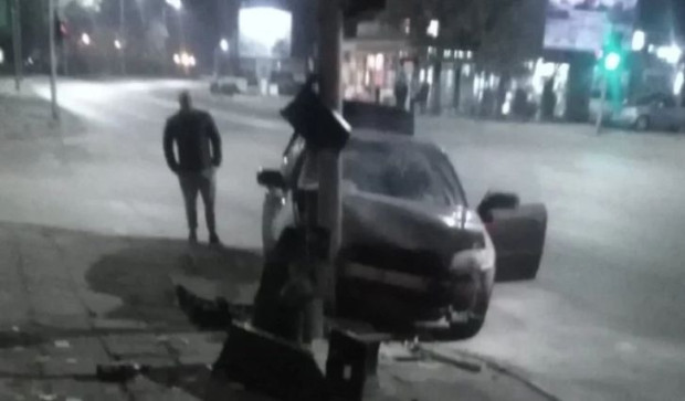 </TD
>Поредна катастрофа е станала снощи в Пловдив, научи Plovdiv24.bg. По