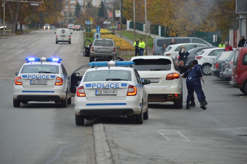 Шестима души са задържани в Казанлък след гонка с полицията
