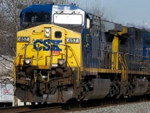 Извънредно положение в САЩ: Влак с течна сяра дерайлира