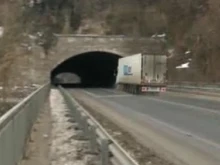 Официално: Ремонтират тунелите на изхода на Велико Търново