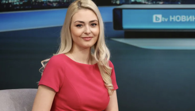 Новата сутрешна новинарка Полина Мечкуева бързо показа че няма да