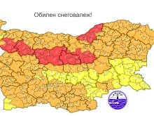 За 6 области кодът вече е червен