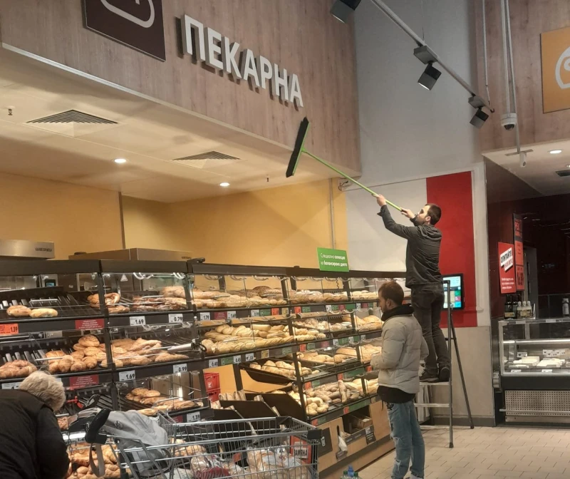 Снимка, направена в голям хипермаркет в Пловдив, предизвика вълна от коментари