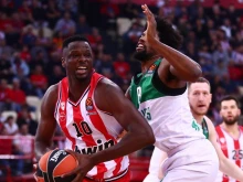Олимпиакос с трета поредна победа в Евролигата по баскетбол