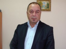 Междублокова уличка е блокирана от коли на ДАИКС
