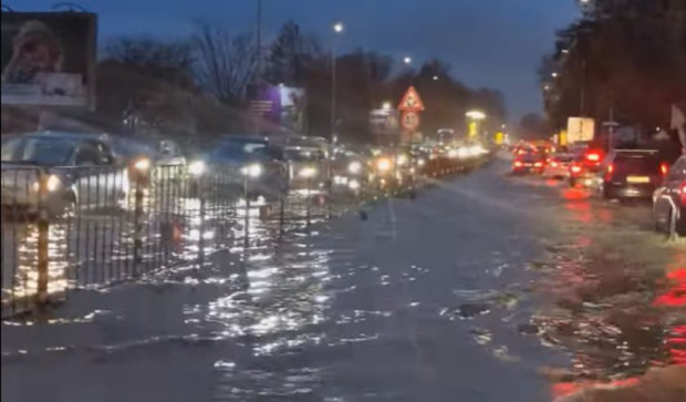 Варна отново се наводни след дъжда днес. Това научи Varna24.bg