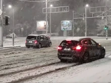 Силен сняг изненада Пловдив, булеварди и улици побеляха като писти