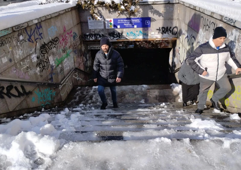 Внимание, опасност! Непочистени подлези дори в центъра на София