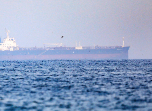 Неидентифицирани въоръжени лица са заловили танкера превозващ товар с фосфорна