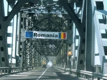 В Румъния: България забрани преминаването на камиони по Дунав мост