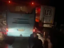 Десет автобуса са блокирани край Поликраище