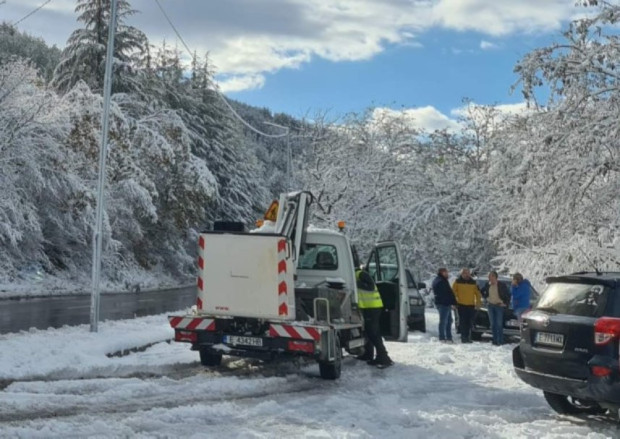 TD Силен снеговалеж блокирани пътища и ограничения за тежкотоварни автомобили и