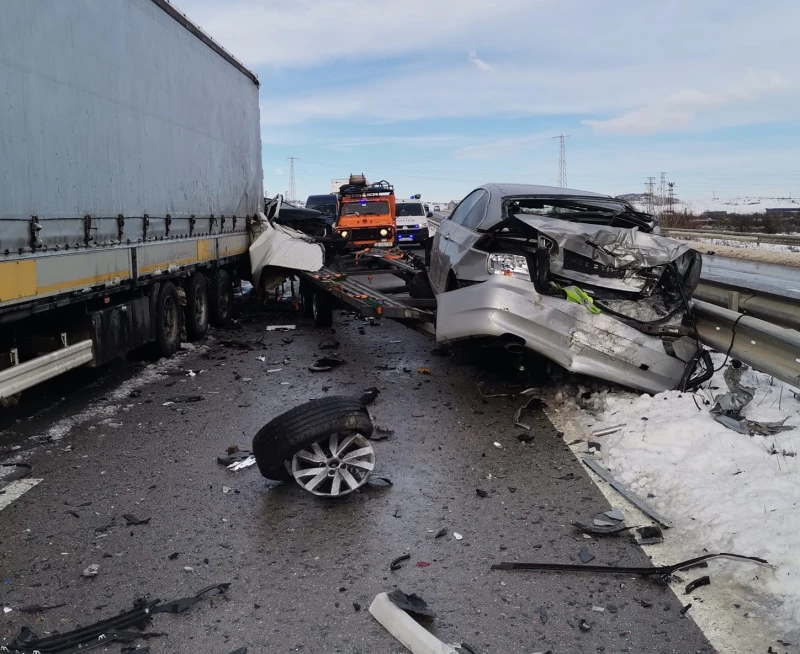 Автовоз се блъсна в ТИР и разпиля коли по околовръстното на Монтана