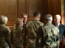 Тагарев към украински военнослужещи: Подкрепяме формулата за мир на президента Зеленски
