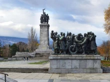 Кмет и бивш министър с голяма новина за Паметника на Съветската армия