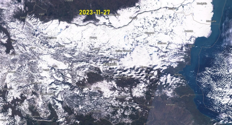 Сателитна снимка запечата снежния ад в България
