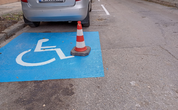Подновява се маркировката на Синя зона в центъра на Варна