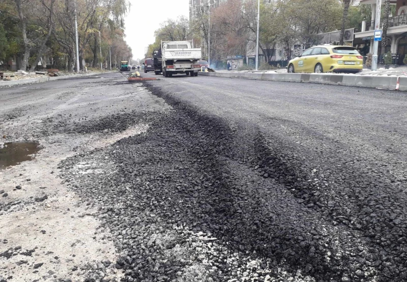 Започна асфалтирането на булевард "Дунав"