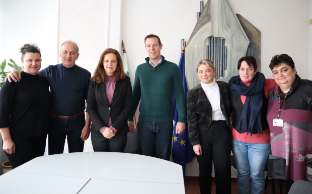Областният управител на Стара Загора се срещна с представители на организацията "Надежда и домове за деца"