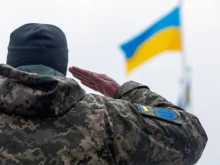 Войници от ВСУ издигнаха украинския флаг на ГКПП на границата с Русия