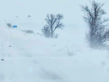 Военните продължават да чистят след снежния ад в Русенско
